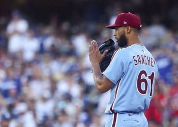 Cristopher Sánchez sufre dura salida ante Kansas City y ve elevar su efectividad