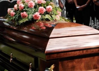 Muere adolescente de 16 años tras presuntamente incendiarse con un galón de gasolina