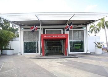 Persona ingresa a las vías del Metro en estación Juan Pablo Duarte; activan protocolo de emergencia