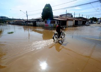 Temporales con vientos de más 100 km/h dejan cinco muertos, apagones y estragos en Brasil