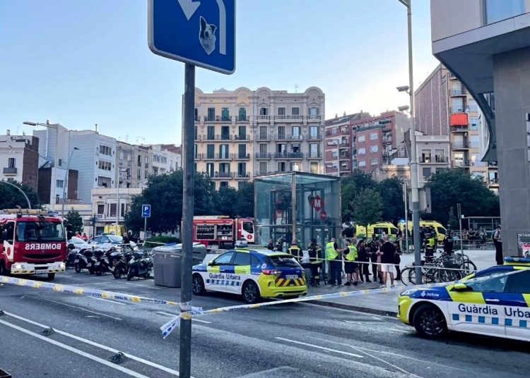 Un incendio en el Metro de Barcelona deja 131 heridos leves y seis menos graves