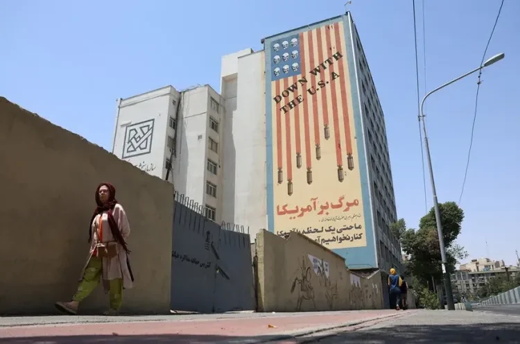 EE.UU. lanza una ola de ataques contra Irán por quinto día consecutivo