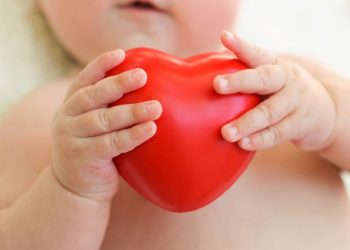 Realizan intervención especializada a bebé con cardiopatía congénita detectada durante el embarazo
