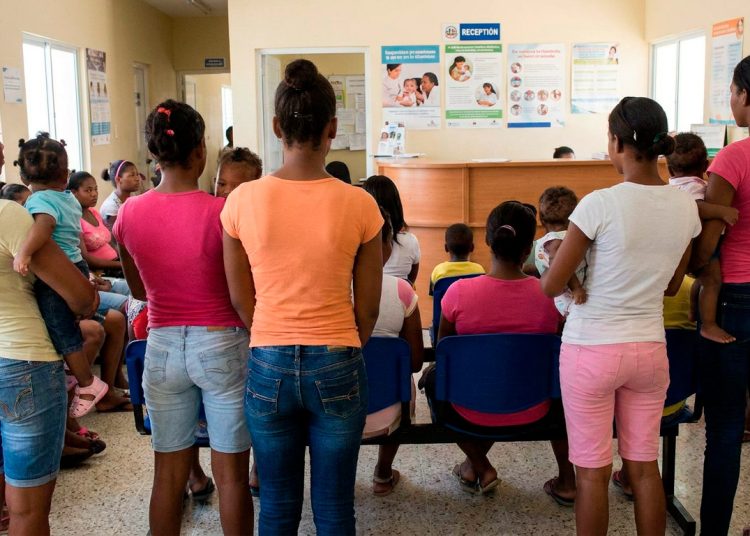 El 12.2 % de las jóvenes dominicanas iniciaron su vida sexual antes de los 15 años