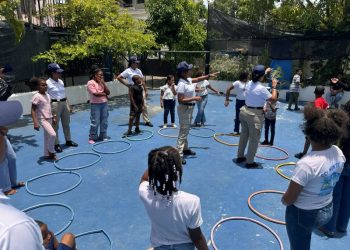 Policía Comunitaria desarrolla jornada recreativa en el campamento de verano “Diversión Segura” en Boca Chica