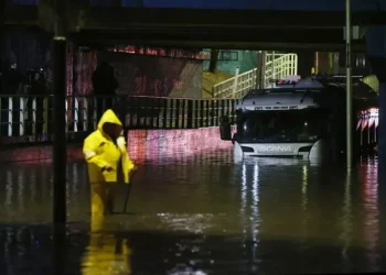Suben a cuatro los muertos por temporal en Chile y declaran la alerta roja en Valparaíso