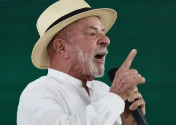 Lula cree que Estados Unidos “intentará interferir en las elecciones” a favor de Flávio Bolsonaro