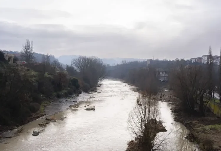 Hallan los cadáveres de dos gemelos de 11 años ahogados en el río Ter en Manlleu (Barcelona)