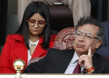 El presidente saliente de Colombia denunciará penalmente a funcionaria de su Gobierno por un ataque «calumnioso»