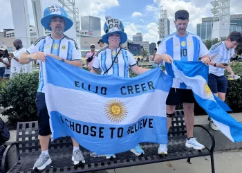 Argentina ya palpita la semifinal ante Inglaterra con canciones contra su histórico rival