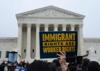 El Gobierno de Trump faculta a jueces de inmigración poder imponer multas de hasta 3.500 dólares
