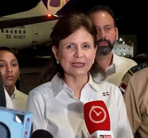 Raquel Peña recibe a rescatistas que regresaron de Venezuela y reafirma respaldo de RD tras devastador terremoto