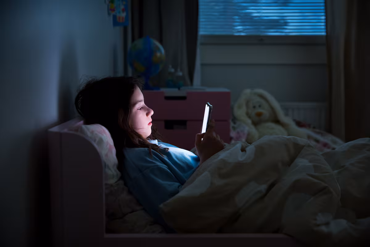 Reino Unido activará toque de queda nocturno en redes sociales para adolescentes de 16 y 17 años