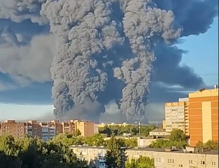 Ucrania provoca el caos en regiones rusas con ataques a almacenes de comercio electrónico