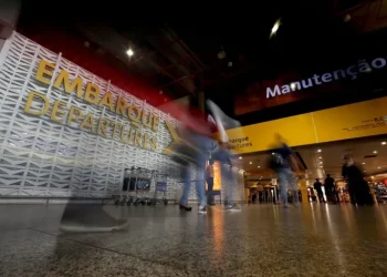 Un tiroteo se presentó en la zona exterior del mayor aeropuerto de Brasil por un intento de envío de cocaína
