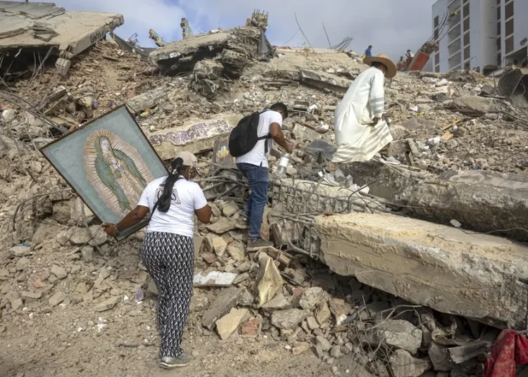 Asciende a 5.346 la cifra de muertos por el doble terremoto en Venezuela