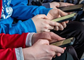 Filipinas estudia restringir redes sociales a menores ante alarma por violencia escolar