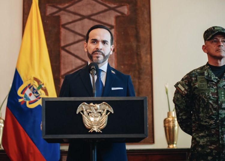 Presidente de Colombia ordena operativos contra migrantes en situación irregular