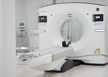 SNS entrega tomógrafo de última generación al Hospital Provincial Nuestra Señora de Regla en Baní