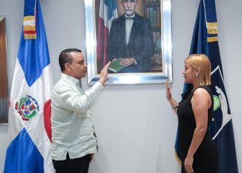 Jenny Olivero asume dirección del Hospital Jaime Mota