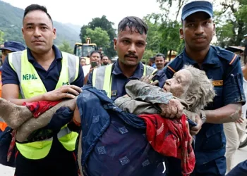 Avalancha en Nepal y Tíbet deja más de 150 muertos y cientos de desaparecidos