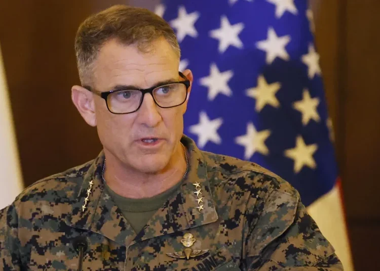 Jefe del Comando Sur de EE.UU. llega a Bogotá para reunirse con nueva cúpula militar de Colombia