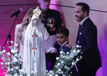 Un juez ordena a De la Espriella disculparse por vulnerar la neutralidad religiosa en su investidura