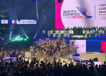 Voluntarios de los JCC, los “héroes de gris”, también brillan en la clausura