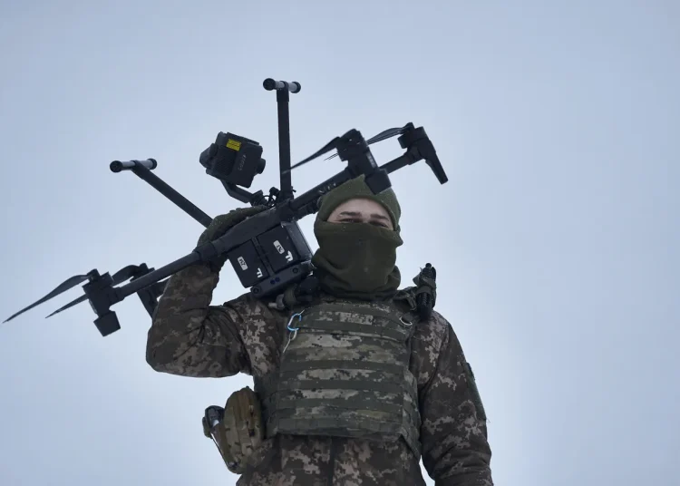 ONU y Cruz Roja: Aumenta la urgencia de regular armas autónomas en los campos de batalla