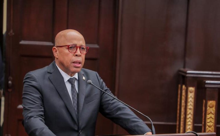Pacheco frena su aspiración en el PRM y llama a cerrar filas por la unidad