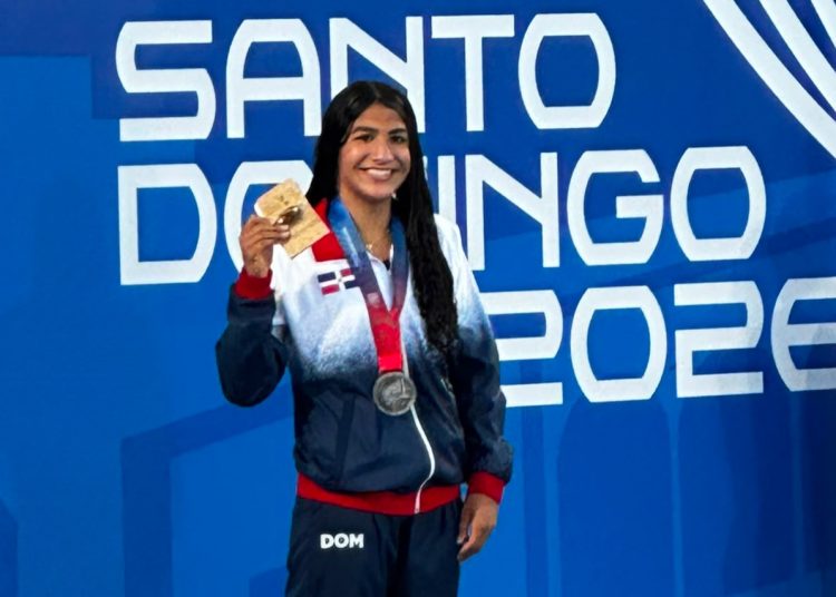 Jianna Amores conquista la medalla de plata en los 50 metros mariposa