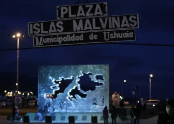 La disputa entre el Gobierno de Milei y una provincia argentina por el amarre de un buque británico