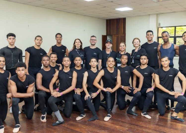 Bellas Artes impulsa el talento artístico y la danza con Só Dança in Motion