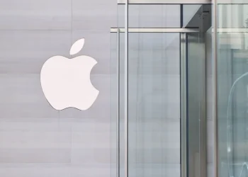 Bruselas respalda nuevas condiciones de Apple para distribuir aplicaciones en la UE