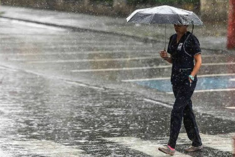 COE emite alerta verde para Santo Domingo, DN y SPM por lluvias
