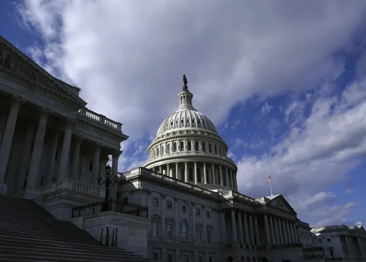El Senado de Estados Unidos aprueba plan para evitar un cierre de Gobierno antes de las elecciones