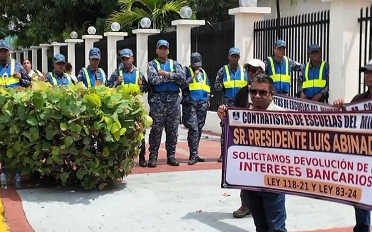 Contratistas reclaman al MINERD devolución de unos RD$113 millones retenidos desde 2013-2014