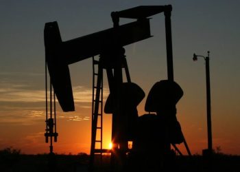 El petróleo de Texas sube un 0,02 % tras ataques en el mar Rojo y el golfo de Omán