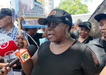 Conserjes y personal de apoyo de escuelas públicas anuncian paro si no reciben aumento salarial