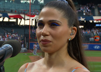 Cantante dominicana Diana Pou fue la encargada de interpretar The Star-Spangled Banner, durante la celebración de la Herencia Dominicana en Citi Field