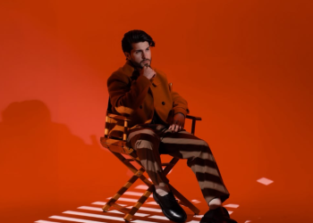 Maik transforma su historia personal en un refugio pop con el lanzamiento de su proyecto conceptual «Soy el hijo gay»