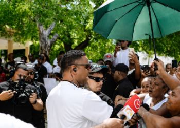 Santiago Matías recibe respaldo en El Seibo y Miches durante jornada de firmas para Dominicanos Primero