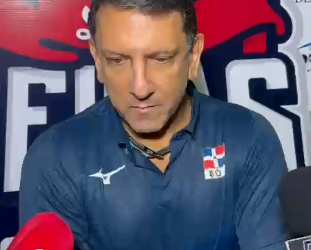 Coach de las Reinas del Caribe reconoce superioridad de EE. UU. y llama a aprender de la derrota