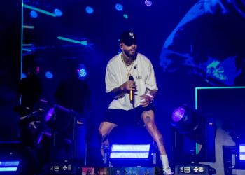 Nicky Jam hace un recorrido por su historia musical el Óvalo de la Feria Ganadera