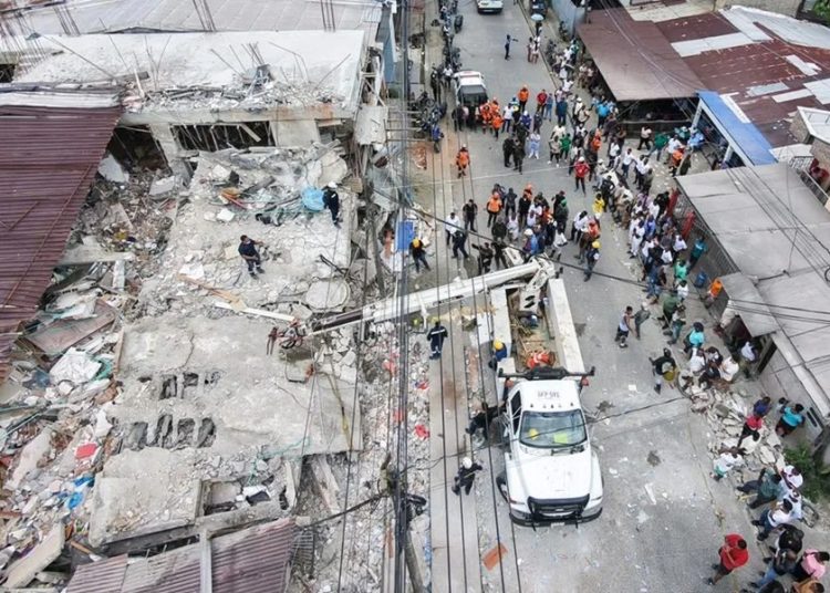 Jhon Arias envía avión con ayuda médica a Quibdó tras terremoto en Colombia