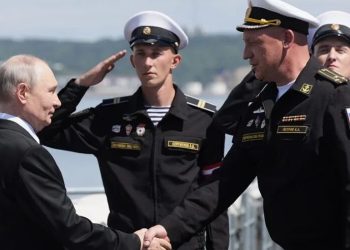 Putin avisa a UE que responderá en aguas de todo el mundo por confiscación de sus buques