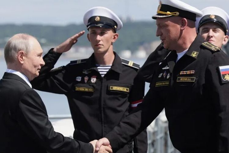 Putin avisa a UE que responderá en aguas de todo el mundo por confiscación de sus buques
