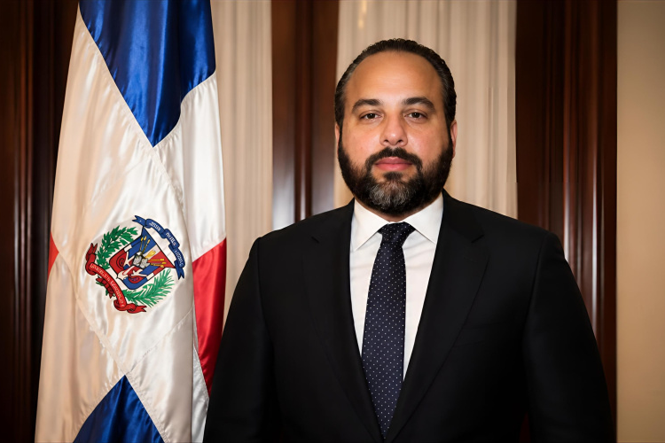 Julio Peña asumirá la JAC con experiencia jurídica y en aviación civil internacional