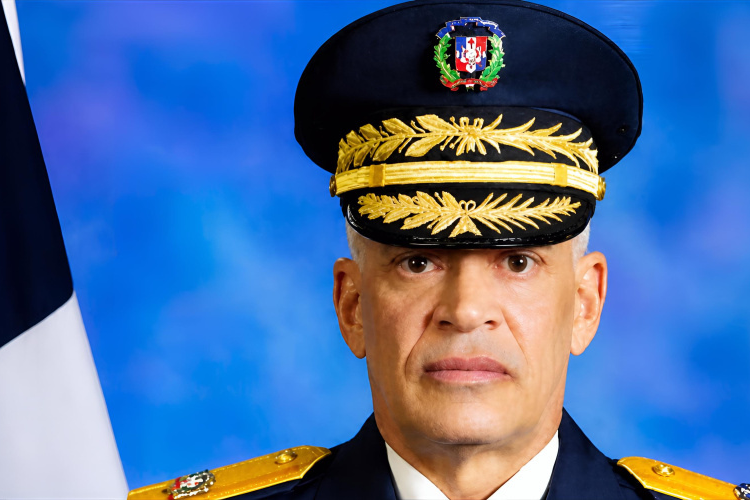 Ernesto Rodríguez asume PN con la reforma policial como principal desafío
