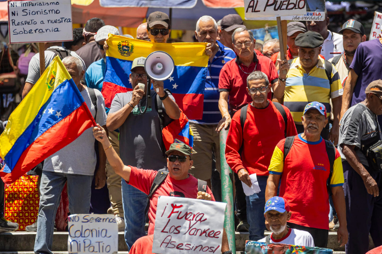 Chavistas rechazan presencia de EE.UU. en Venezuela y exigen liberación de Maduro